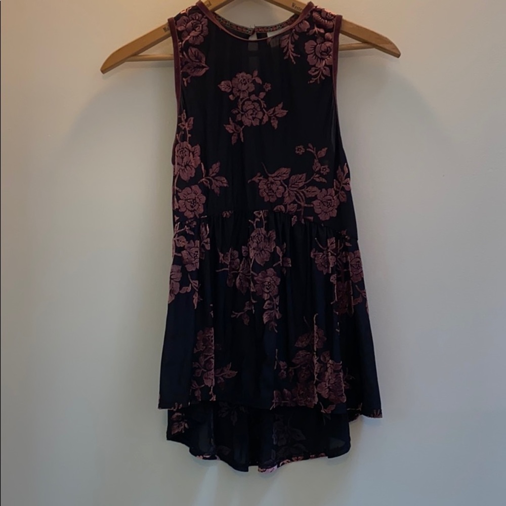 Knox Rose flowy rose velvet top